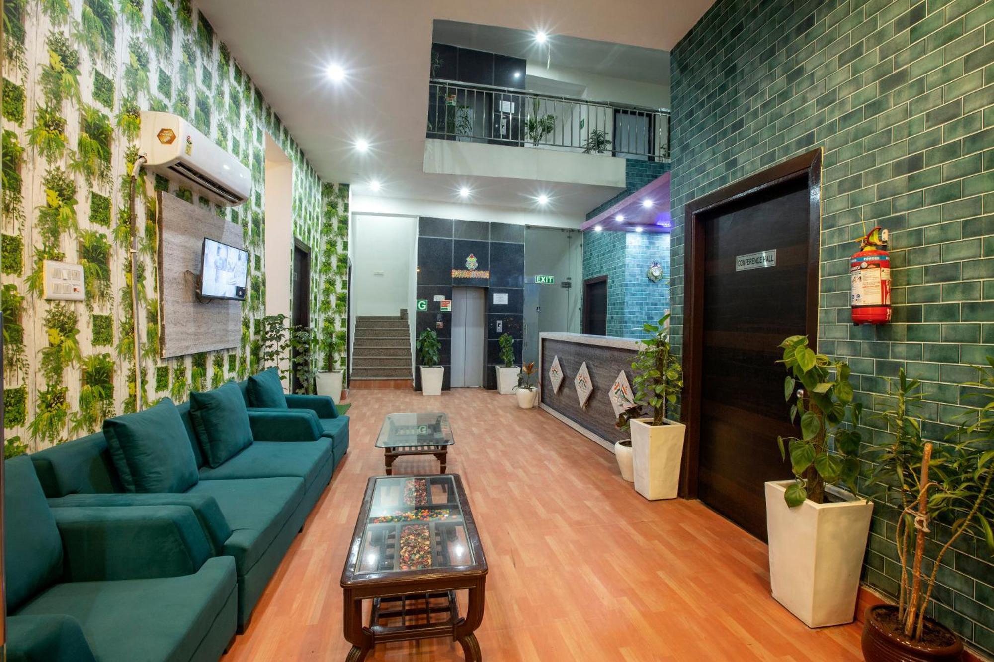 Edission View Near Delhi Airport Couette-café New Delhi