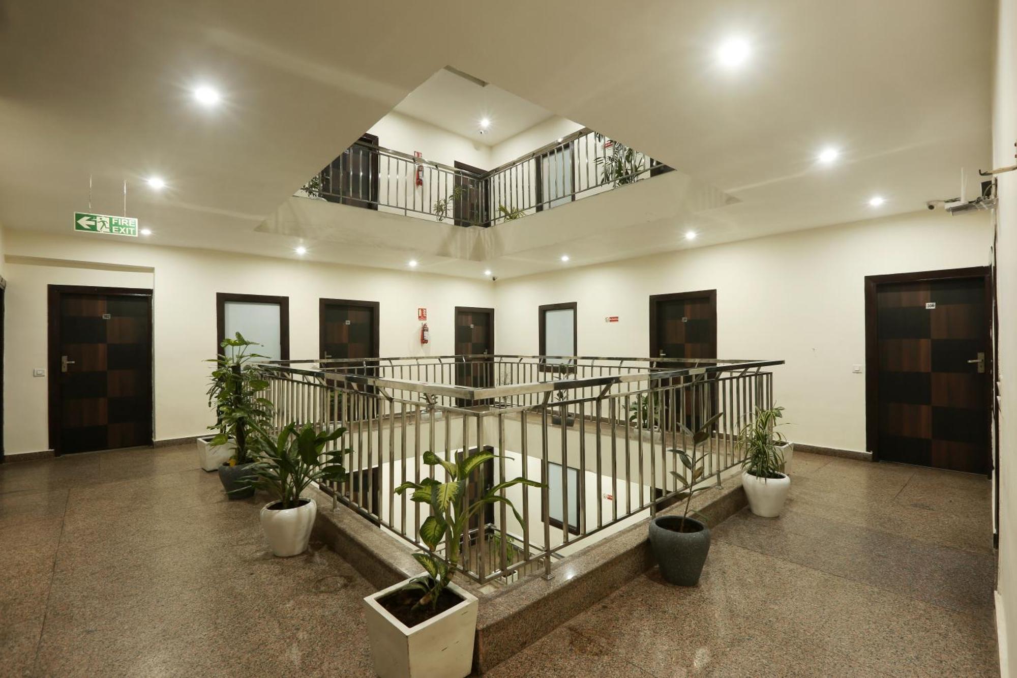 Bed & Breakfast Edission View Near Delhi Airport 3*